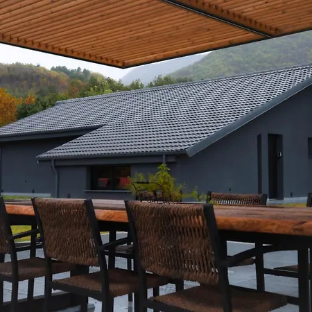 아파트호텔 Lalo Retreat 3*