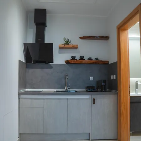 아파트호텔 Lalo Retreat 3*