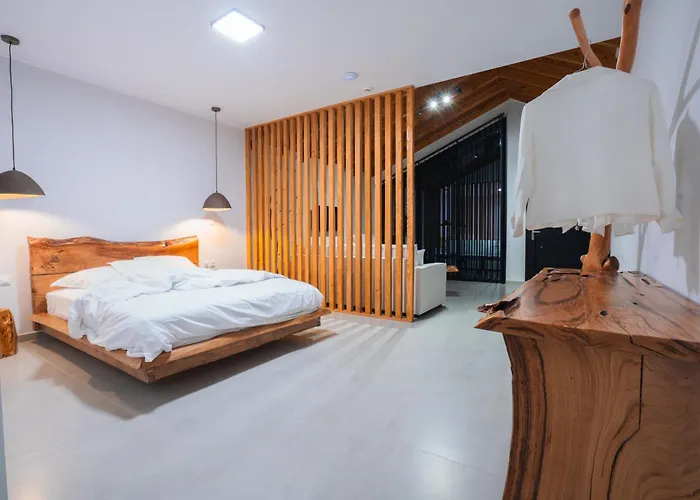 Lalo Retreat 아파트호텔 3*