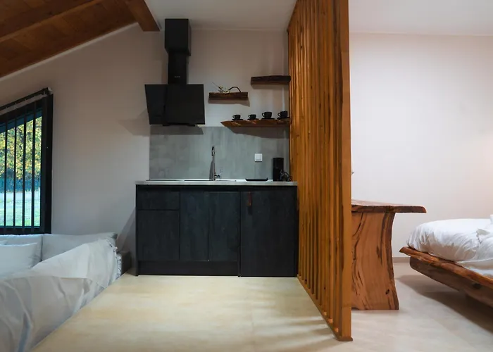 Lalo Retreat 아파트호텔 3*